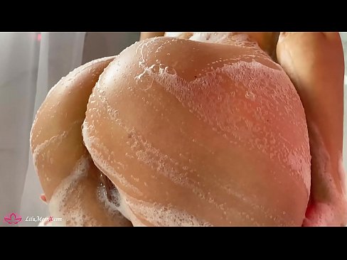 ❤️ Bruneta își masturbează păsărica cu un vibrator până la orgasm intens în duș ☑ at ro.villagesexvideos.ru ❤