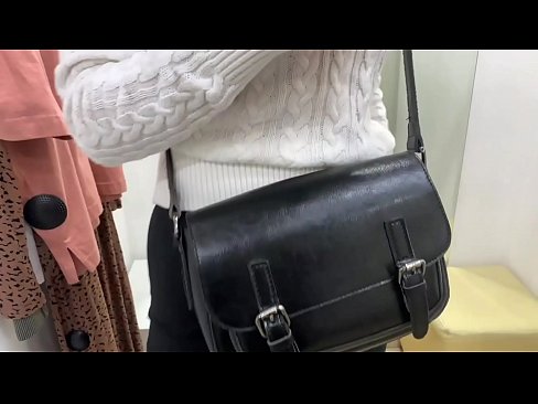❤️ Masturbarea în public a tinerei târfe FeralBerry cu un dildo în cabina de probă ☑  at ro.villagesexvideos.ru ❤